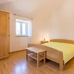Mit Pool, Klima, Grillplatz, Balkon *
