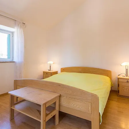 Apartment Mit Pool, Klima, Grillplatz, Balkon *