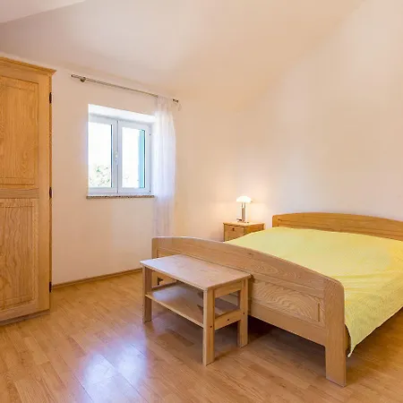 Mit Pool, Klima, Grillplatz, Balkon *