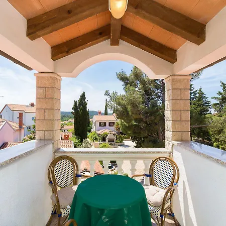 Mit Pool, Klima, Grillplatz, Balkon Medulin