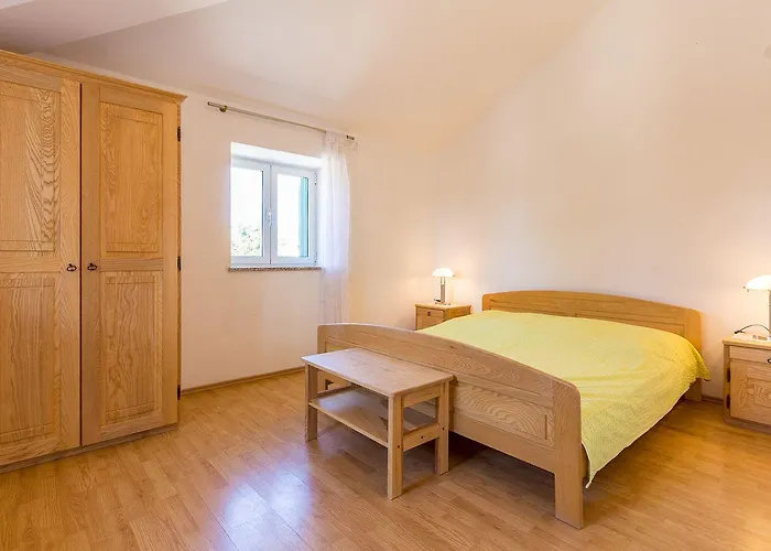 Mit Pool, Klima, Grillplatz, Balkon *