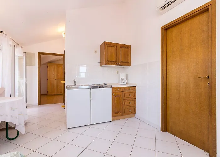 Mit Pool, Klima, Grillplatz, Balkon Lägenhet Medulin