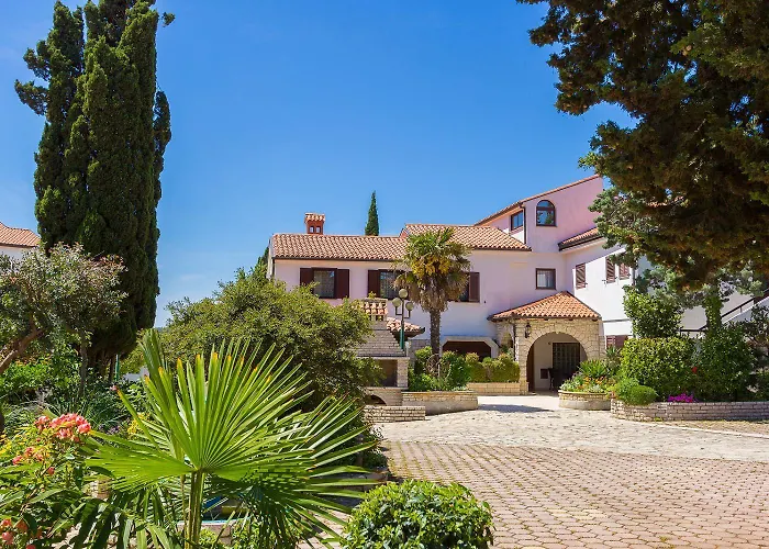 Mit Pool, Klima, Grillplatz, Balkon Lägenhet Medulin