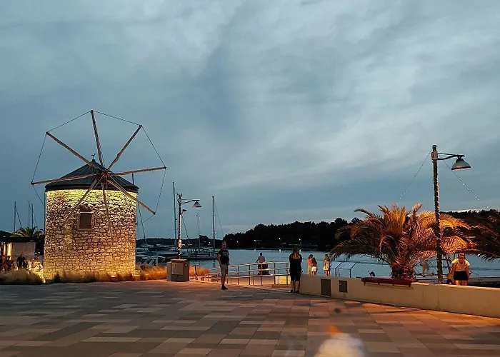 Mit Pool, Klima, Grillplatz, Balkon Medulin