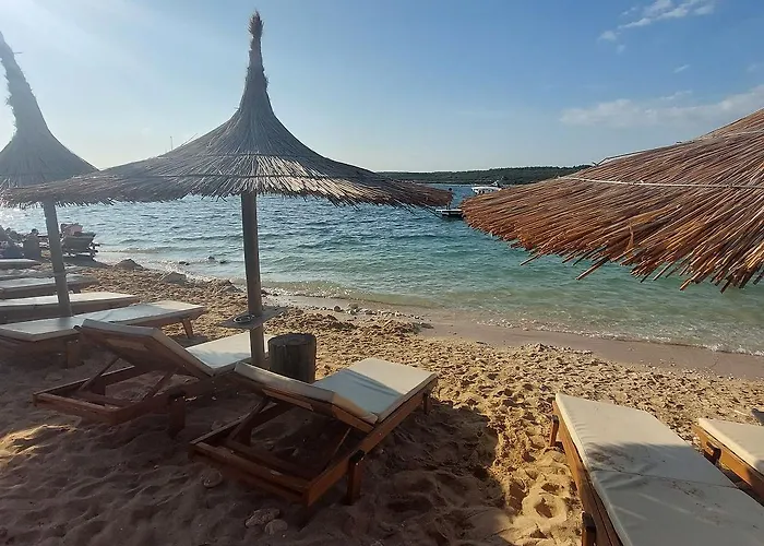 Mit Pool, Klima, Grillplatz, Balkon *